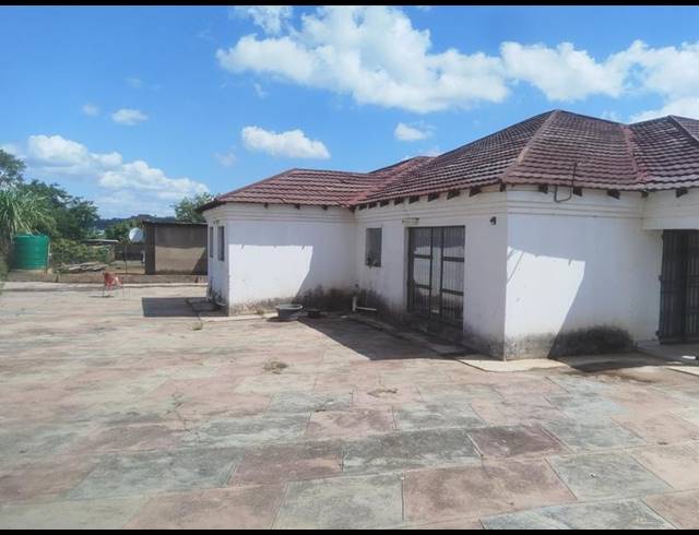 4 BEDROOM HOUSE FOR SALE IN MAKHUVHA B